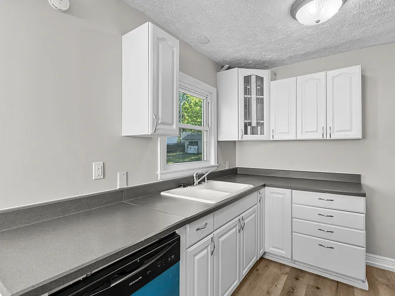 3927 Gold St — Photo 13