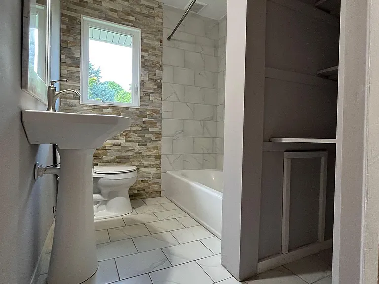 2641 Parkview Dr — Photo 8
