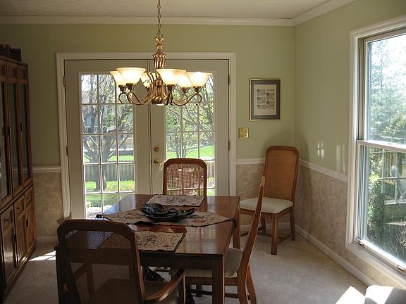Bright Formal Dining Room w/ access to Paver Patio