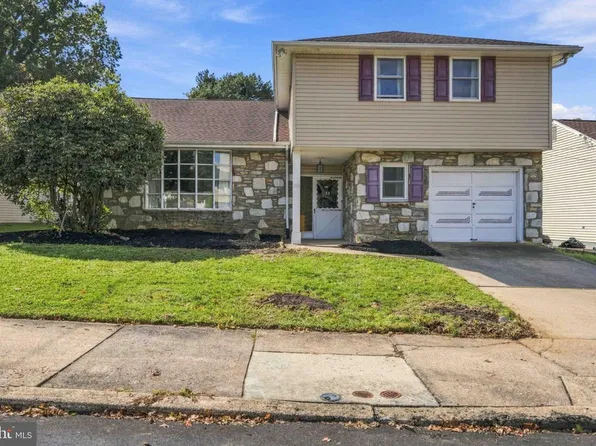 1116 Hower Ln, Philadelphia, PA 19115