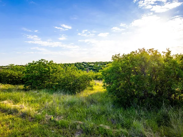 42 Royal Aberdeen Ct, Graford, TX 76449