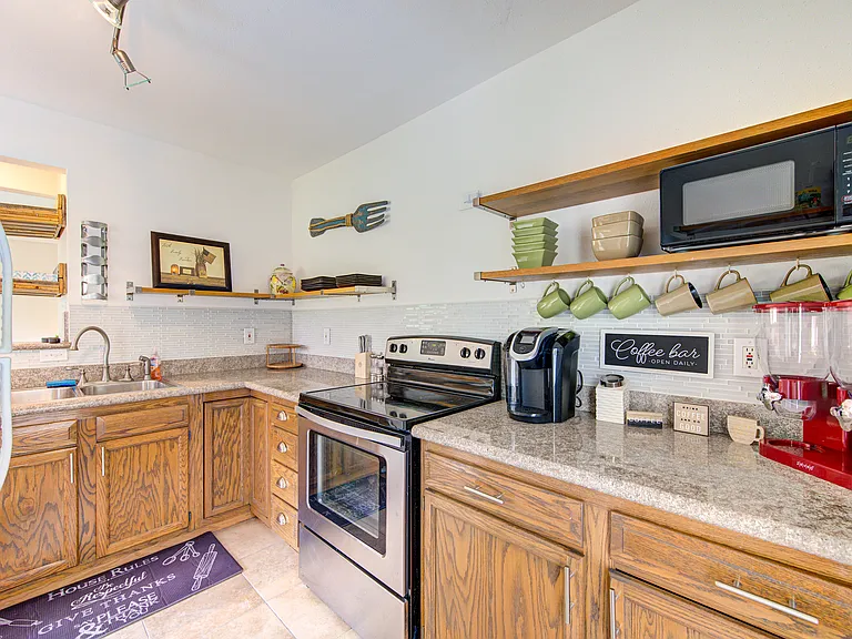 5950 Arncliffe Dr — Photo 31