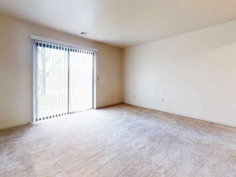 Hampton Lakes Apartments — Photo 14
