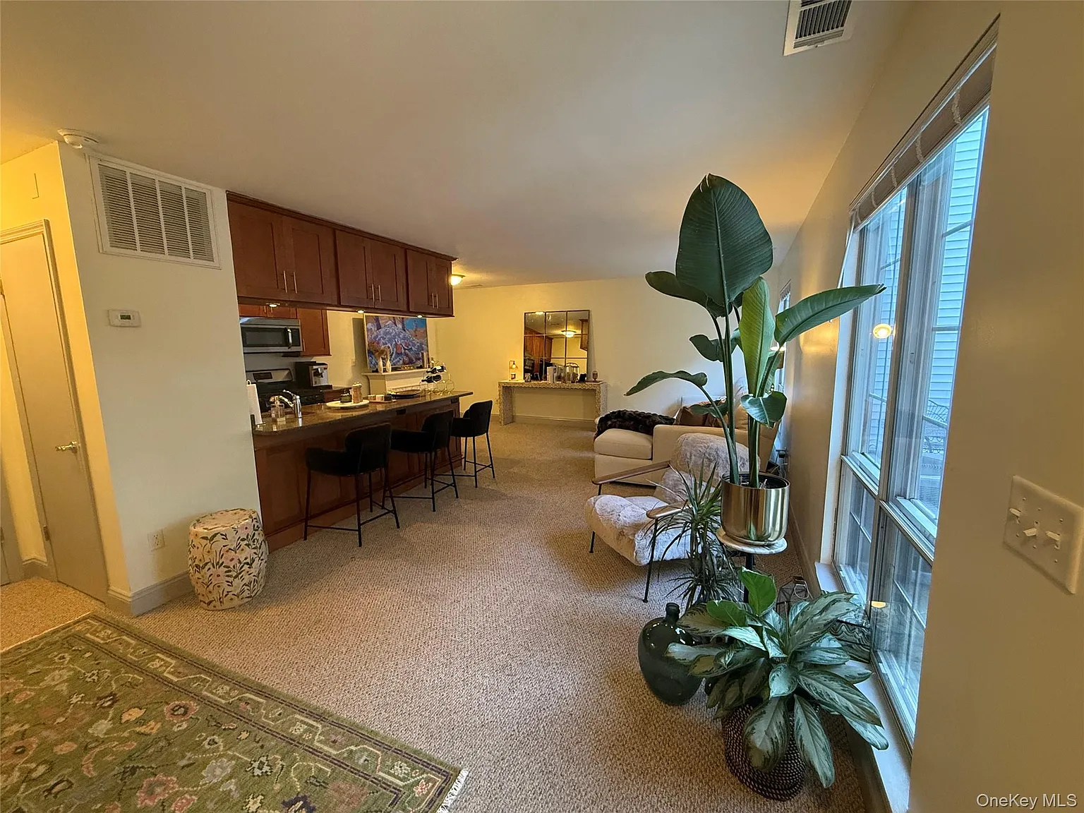 2 bed, 1.5 bath, 1168 sqft, $2,550 — Photo 3