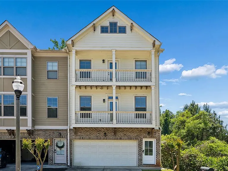 2424 Misty Hollow Pl — Photo 3