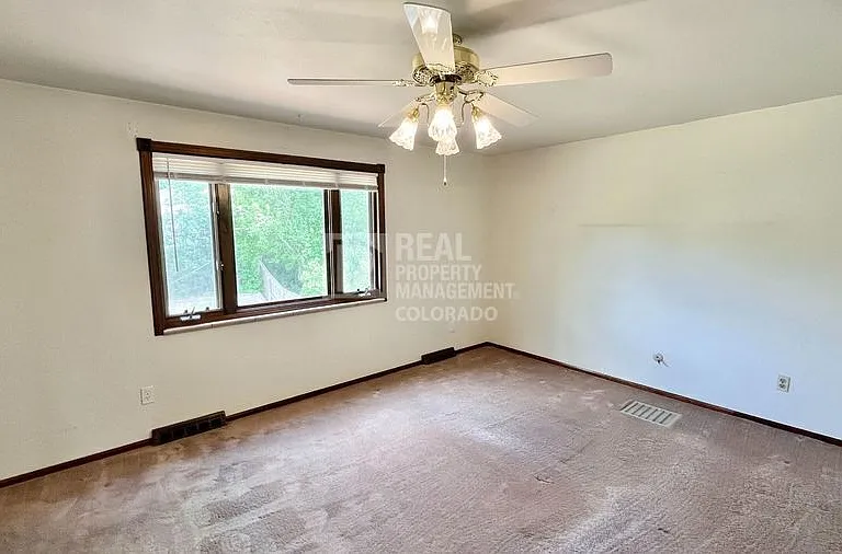 2748 S Marshall St — Photo 8