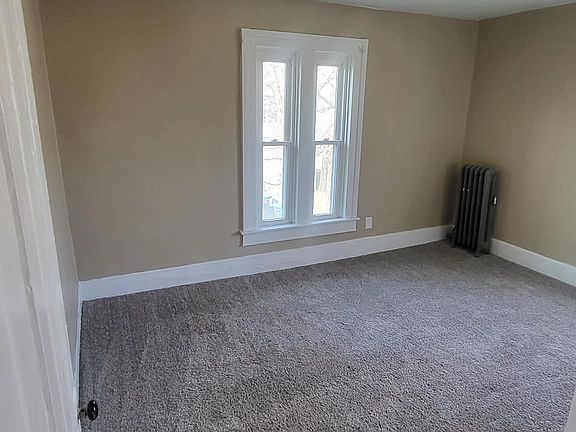 4th image of 104 William St #3