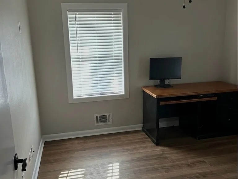 909 Charles Scott Dr — Photo 22