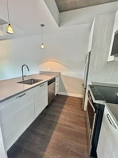 2407 W Eastwood Ave #410 — Photo 6