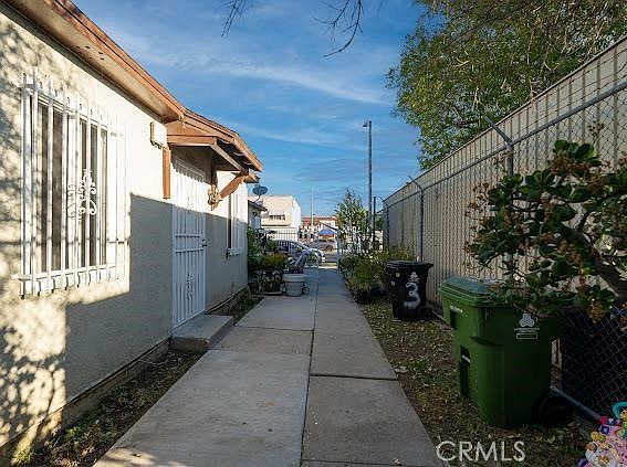 1st image of 1930 W Manchester Ave
