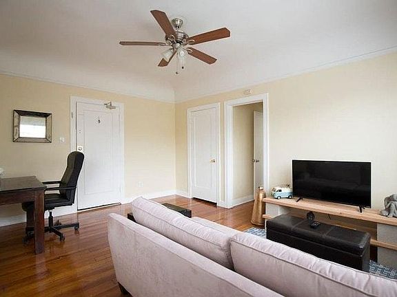 2nd image of 1526 Oxford St