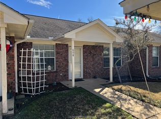 608 N Hearne St, Franklin, TX 77856