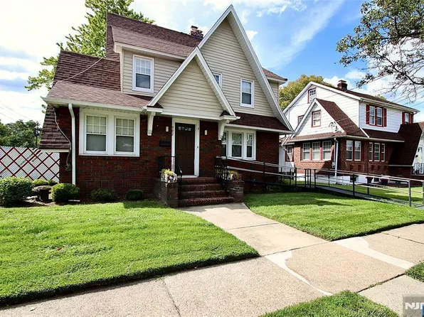9-02 12th Street, Fair Lawn, NJ 07410