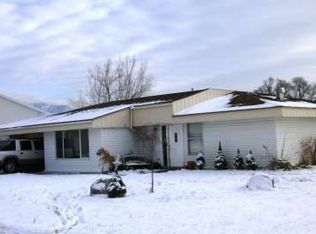 921 Willowcreek Dr, Harrisville, UT 84404