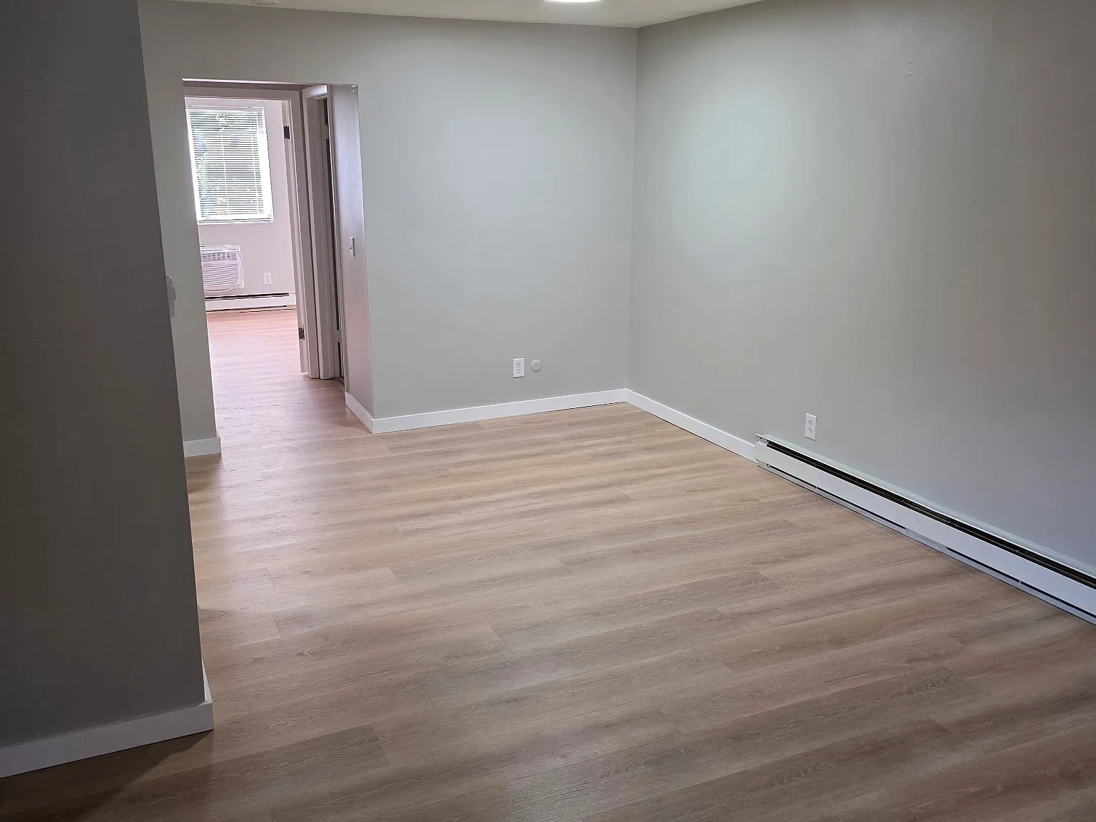 1 bed, 750 sqft, $995 — Photo 2