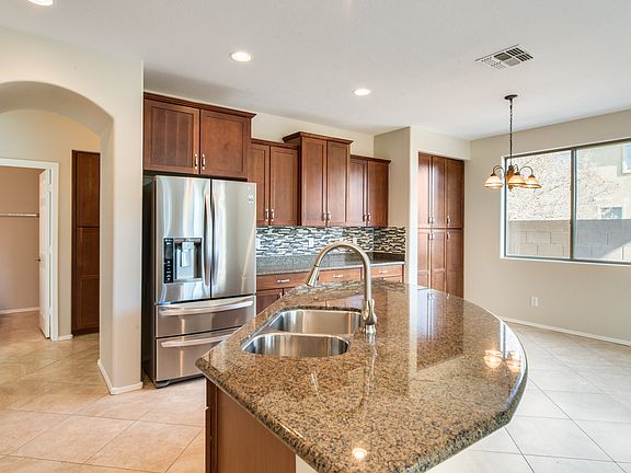 4th image of 7225 W Sophie Ln