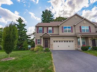 1050 Spring White Dr, Breinigsville, PA 18031