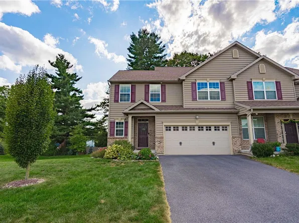 1050 Spring White Dr, Breinigsville, PA 18031