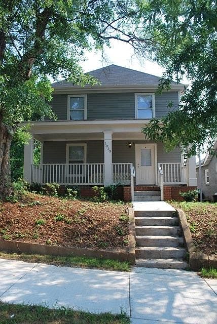 1st image of 1013 Oak St #B