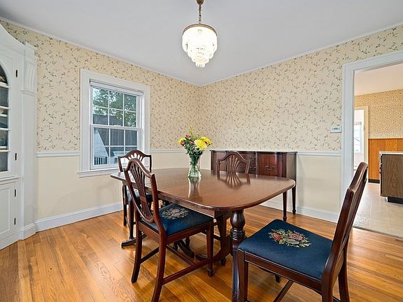 5th image of 48 Neponset Rd