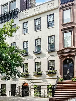 Sold by Sotheby's International Realty | media 1