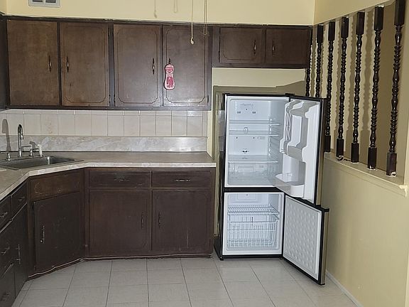 2nd image of 1016 E 86th St APT 1