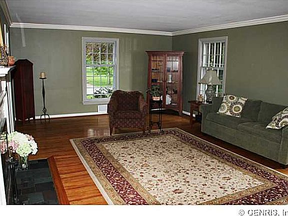 4th image of 14 Van Cortland Dr
