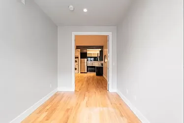 Rented by Rennit Inc.