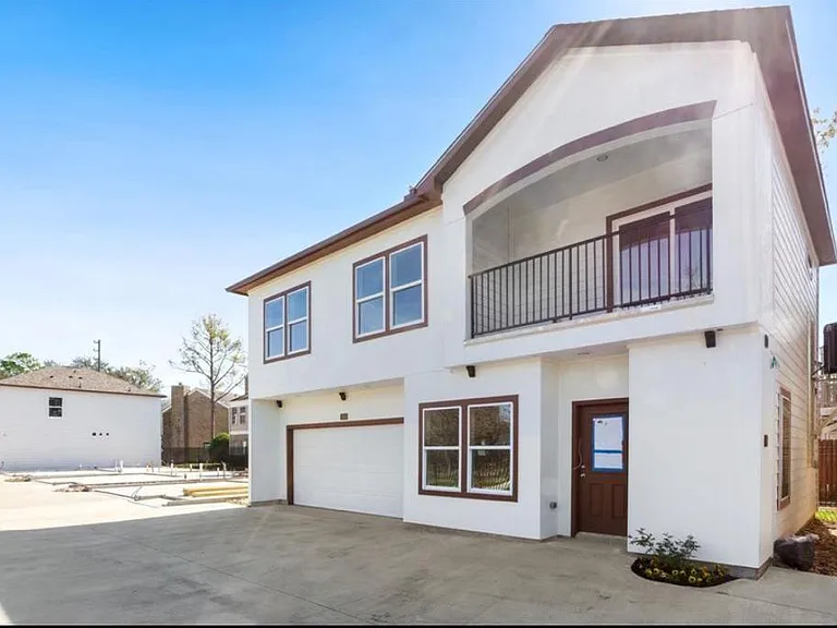 11623 Waldemar Dr — Photo 4