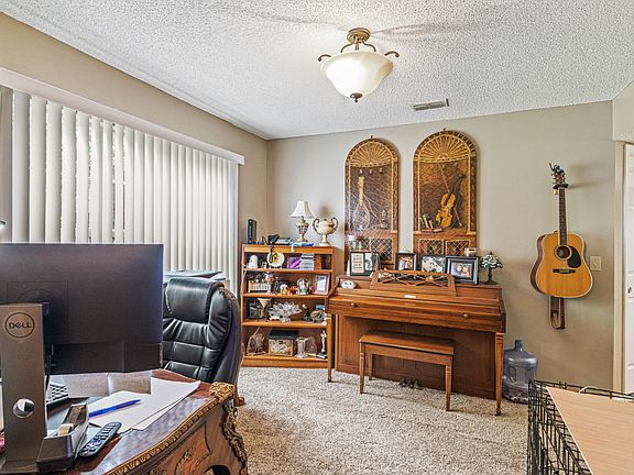 4th image of 285 Clover Ct