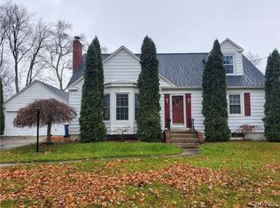 300 Beattie Ave, Lockport, NY 14094