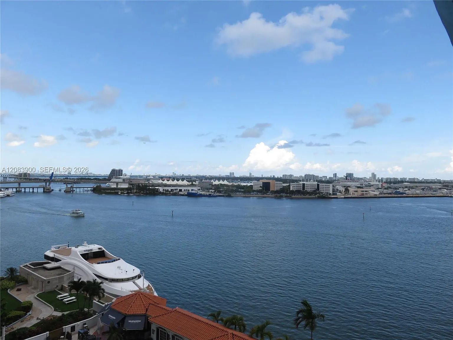One Miami East — Photo 1
