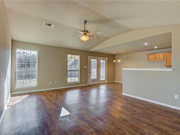 3rd image of 2709 Park Ave