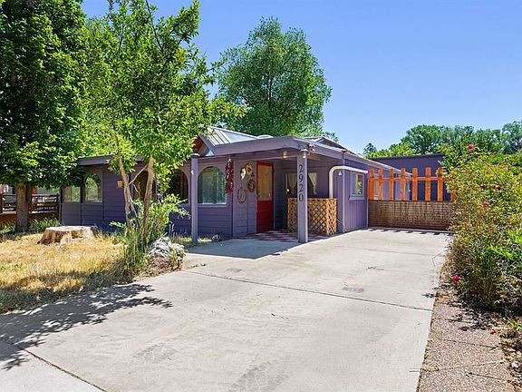 3rd image of 2920 E 5Th Avenue