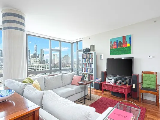 Sold by Sotheby's International Realty | media 2