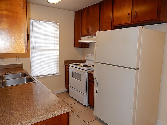5th image of 3200 Nekoma Ln #A&b