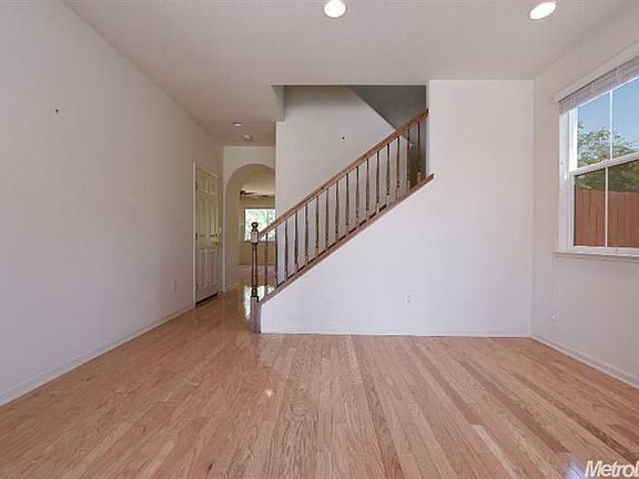 3rd image of 3552 Maddiewood Cir