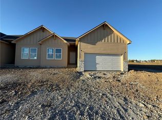 1224 SE Windbreak Dr, Lees Summit, MO 64081