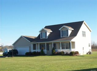 6215 Dye Rd, Akron, NY 14001