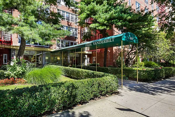 Sold by Corcoran | media 19