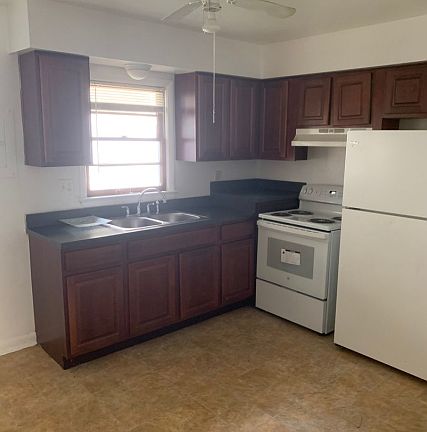 4th image of 3105 Peronne Ave #B