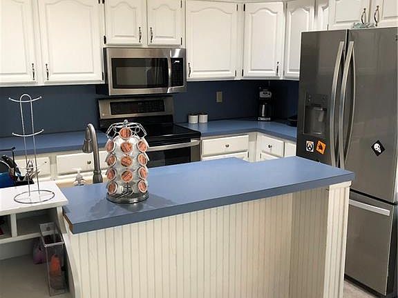 5th image of 377 Celia Dr