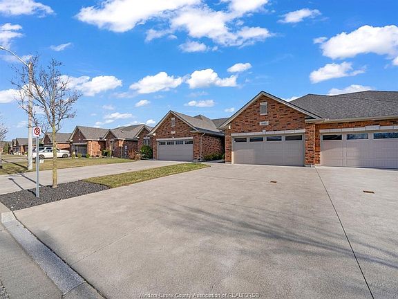 3rd image of 640 Commisso Cres