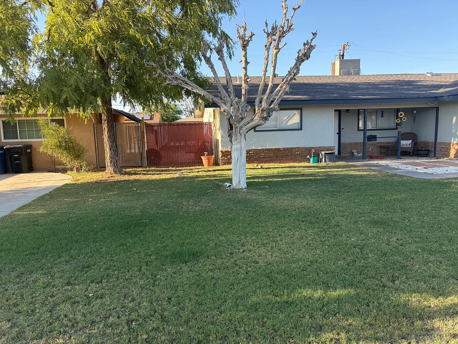 471 Coronado St — Photo 2