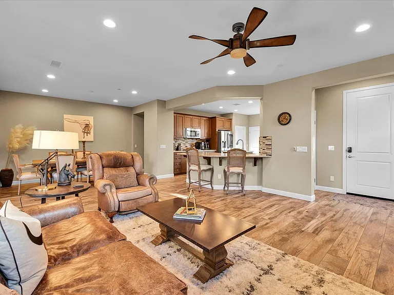 51535 N Two Palms Way — Photo 10