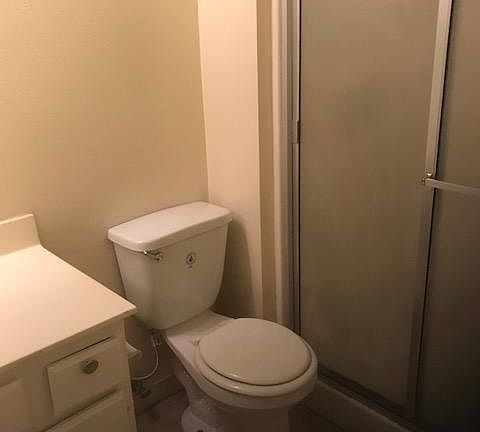 2nd image of 6248 Vineland Ave APT 105