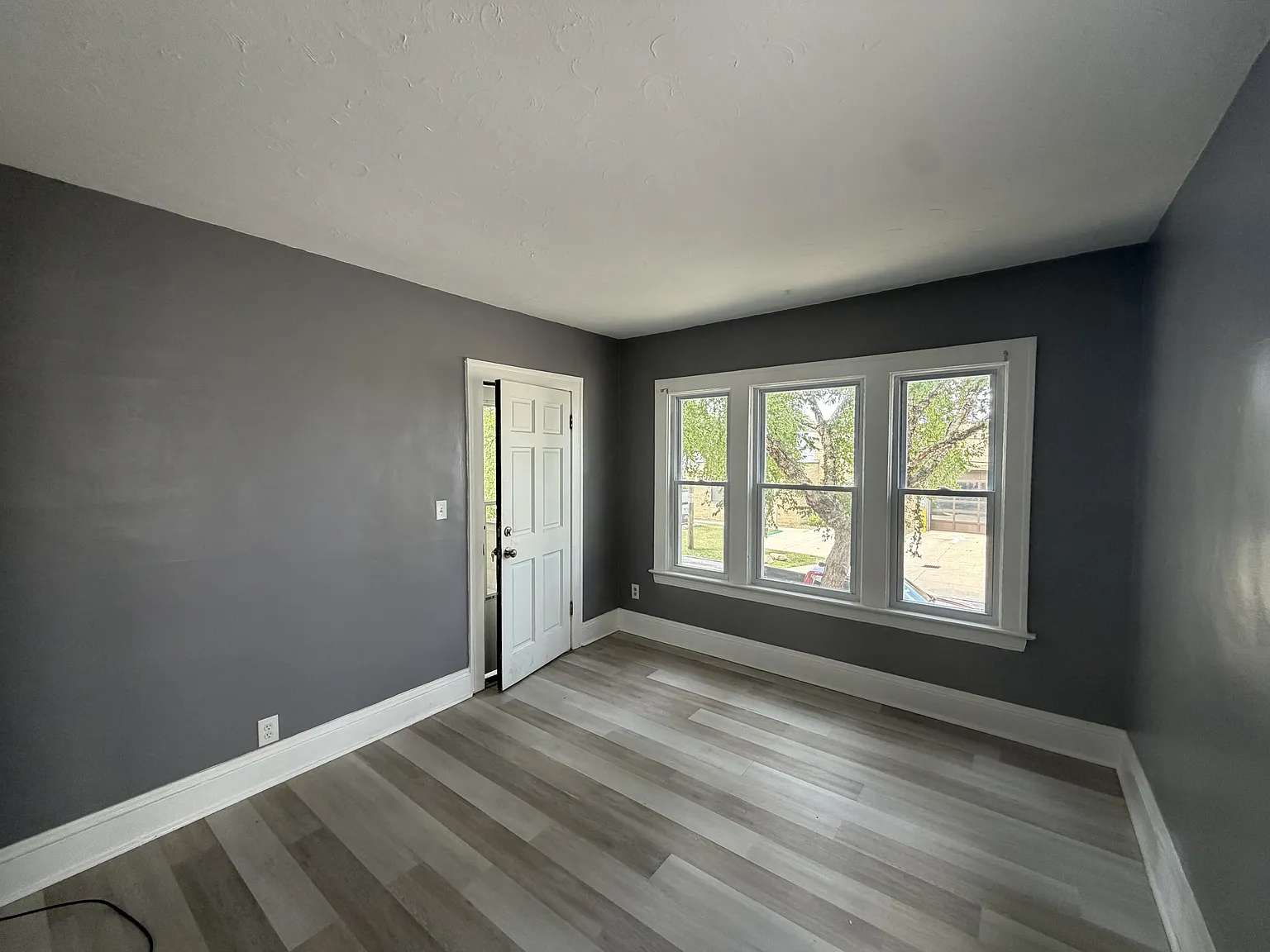 3235 West 121st Street - Downstairs — Photo 4