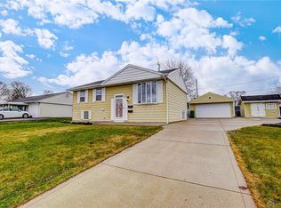 1257 Burket Dr, New Carlisle, OH 45344