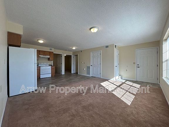 2nd image of 1015 W 14th St #1