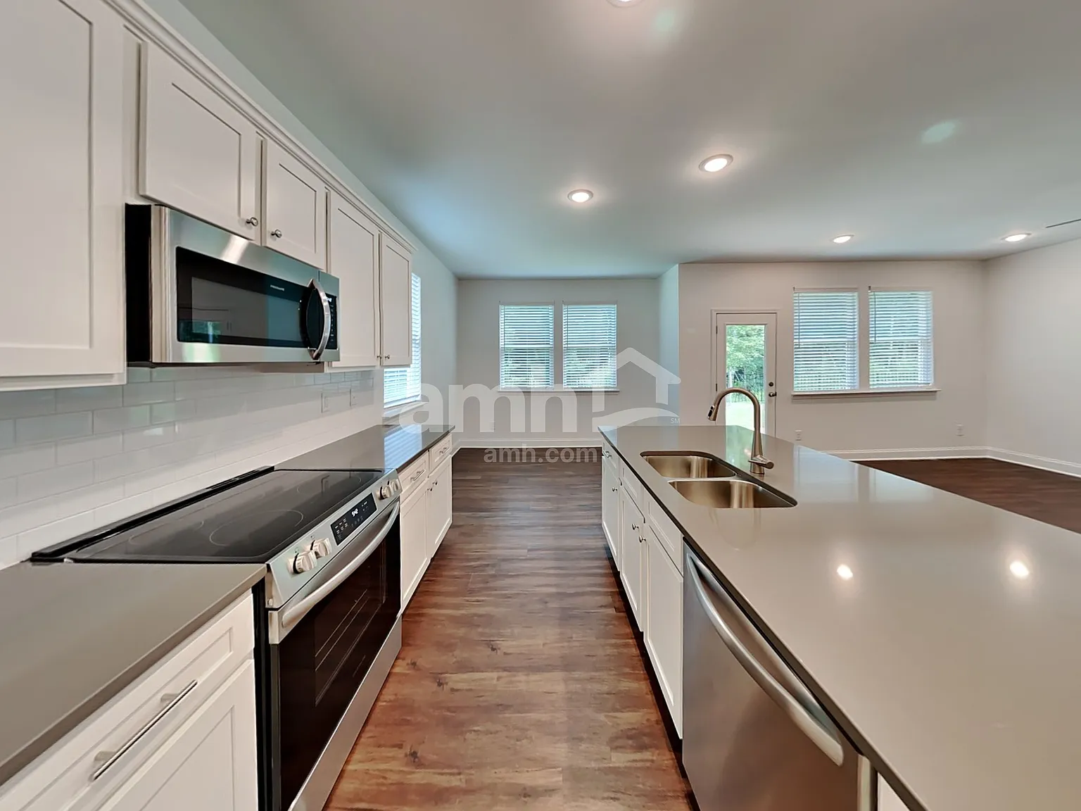 4 bed, 3.0 bath, 2222 sqft, $2,510 — Photo 3
